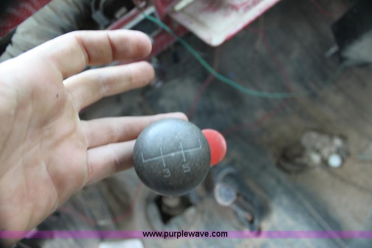 image for item H2062 1977 Ford F700 dump truck