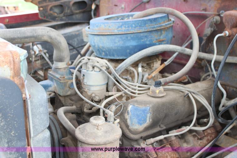 image for item H2062 1977 Ford F700 dump truck