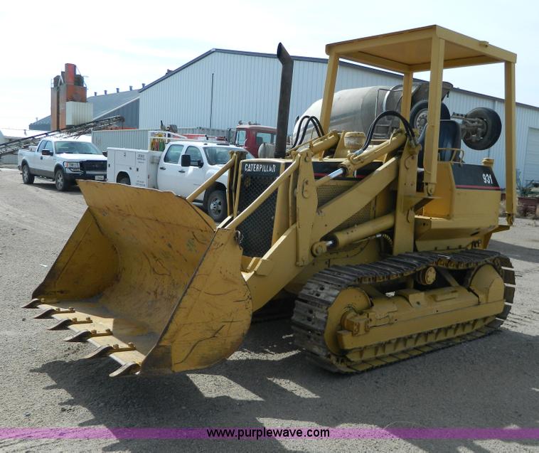 image for item H2461 Caterpillar 931 track loader