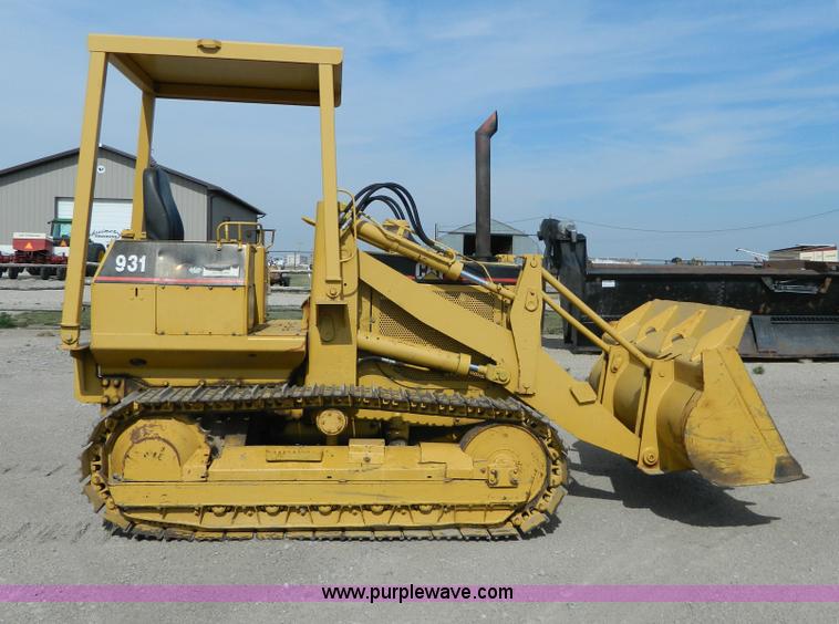 image for item H2461 Caterpillar 931 track loader