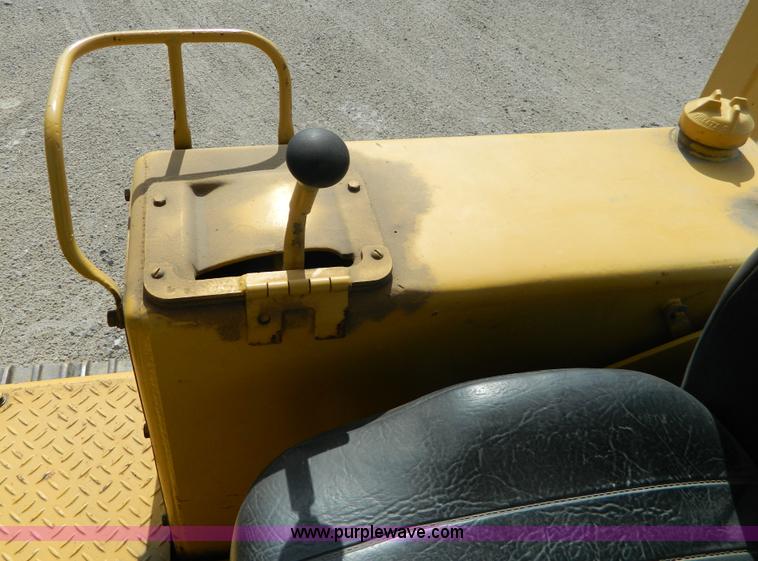 image for item H2461 Caterpillar 931 track loader