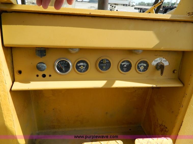 image for item H2461 Caterpillar 931 track loader