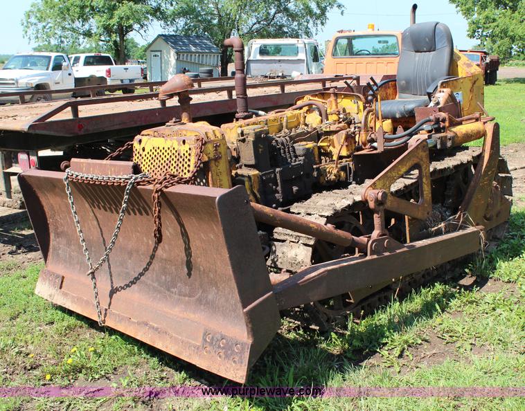 image for item H2522 Caterpillar D4 dozer