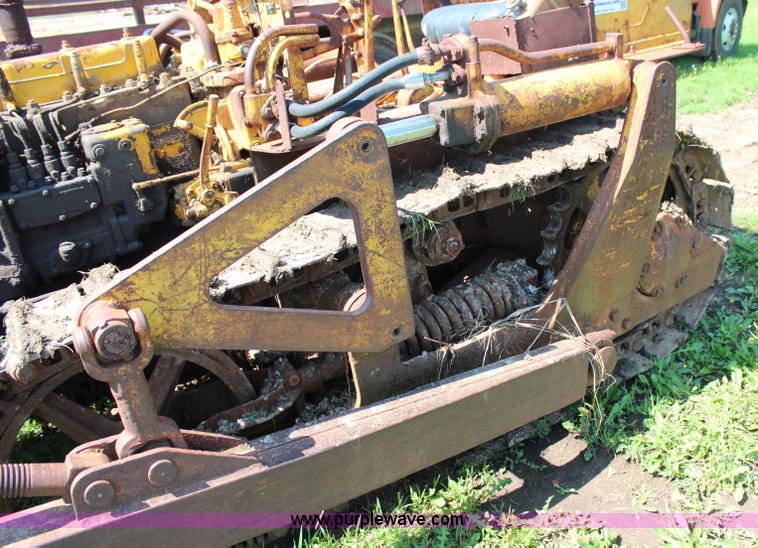 image for item H2522 Caterpillar D4 dozer