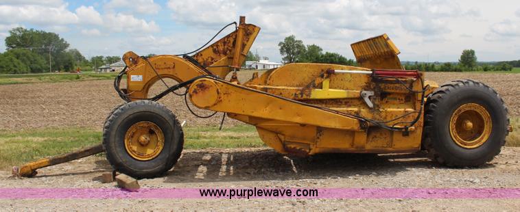 image for item H2537 Caterpillar 70 hydraulic scraper