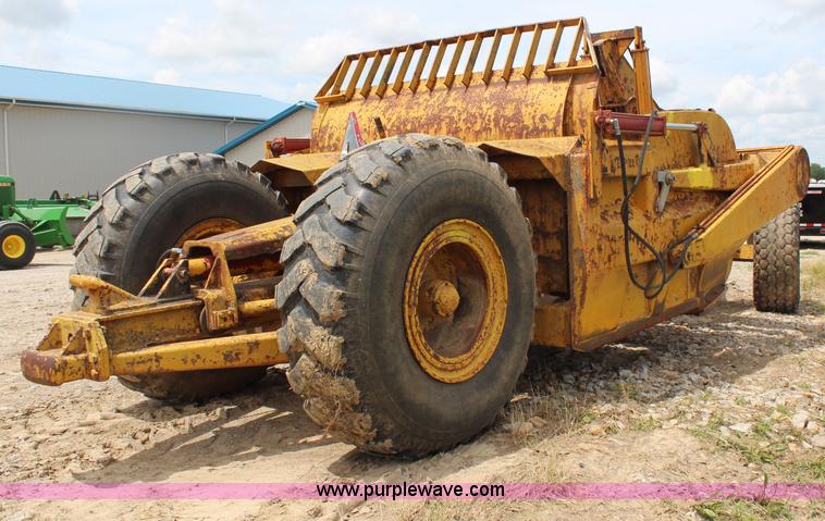 image for item H2537 Caterpillar 70 hydraulic scraper