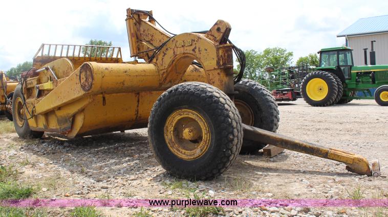 image for item H2537 Caterpillar 70 hydraulic scraper