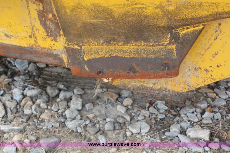 image for item H2537 Caterpillar 70 hydraulic scraper