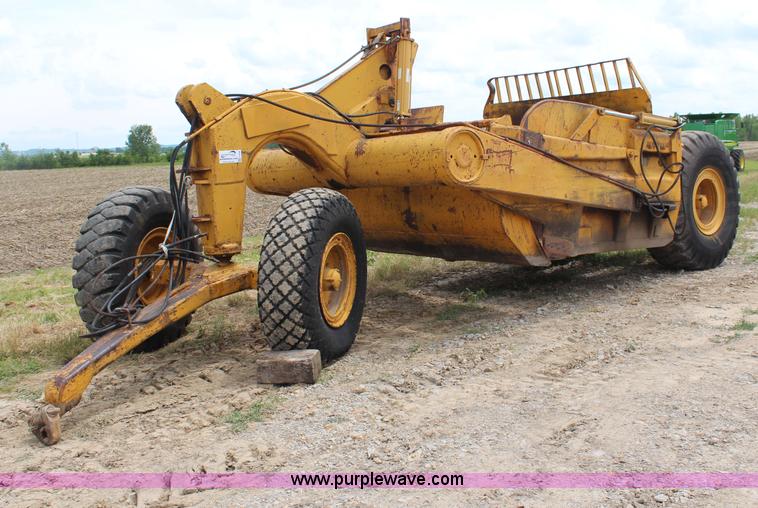 image for item H2538 Caterpillar 70 hydraulic scraper
