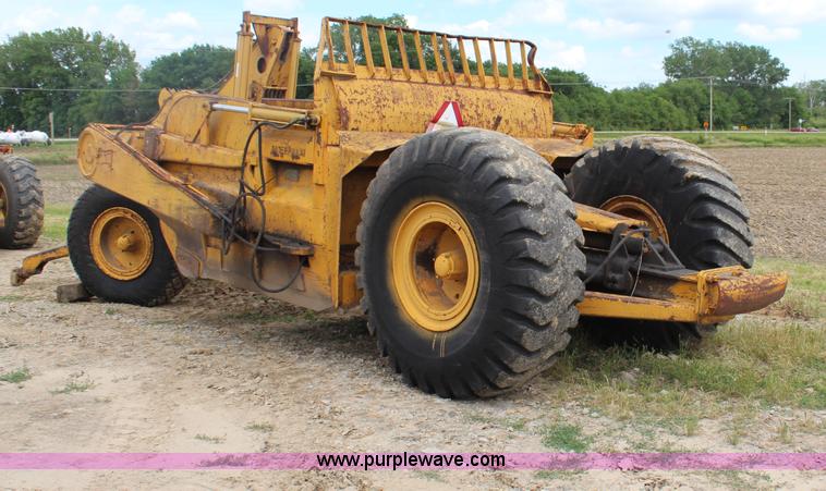 image for item H2538 Caterpillar 70 hydraulic scraper