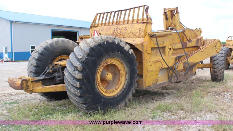 image for item H2538 Caterpillar 70 hydraulic scraper