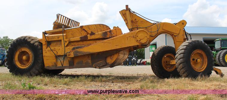 image for item H2538 Caterpillar 70 hydraulic scraper