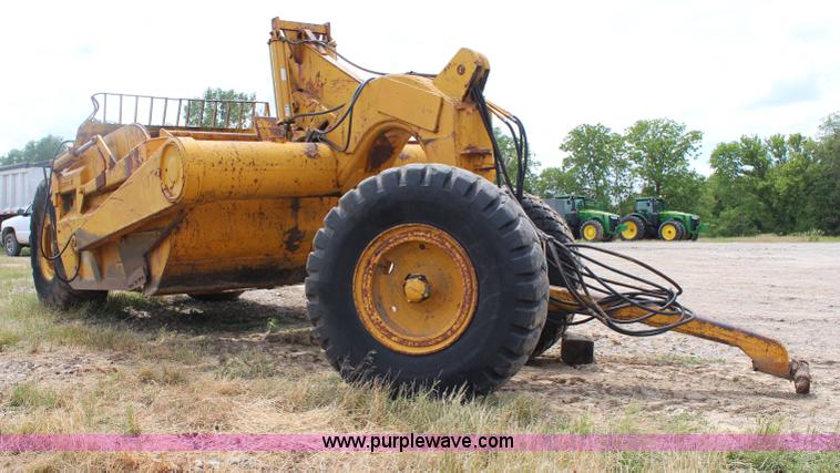 image for item H2538 Caterpillar 70 hydraulic scraper