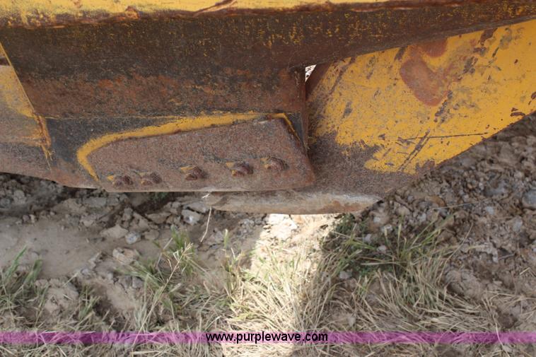 image for item H2538 Caterpillar 70 hydraulic scraper