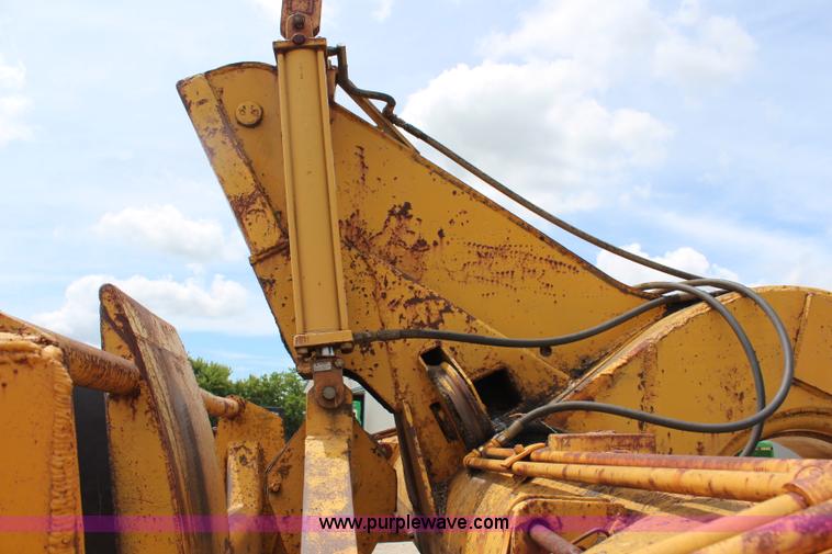 image for item H2538 Caterpillar 70 hydraulic scraper