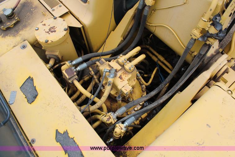 image for item H2576 1999 Komatsu PC400LC-6LK excavator