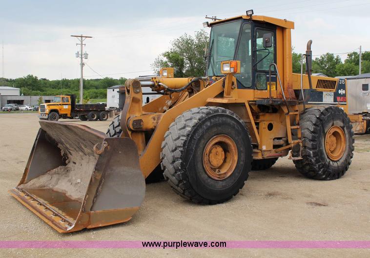 image for item H2714 1989 Komatsu WA450-1L wheel loader