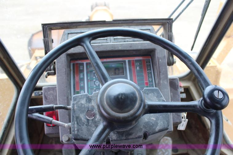 image for item H2714 1989 Komatsu WA450-1L wheel loader