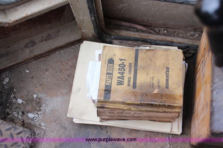 image for item H2714 1989 Komatsu WA450-1L wheel loader