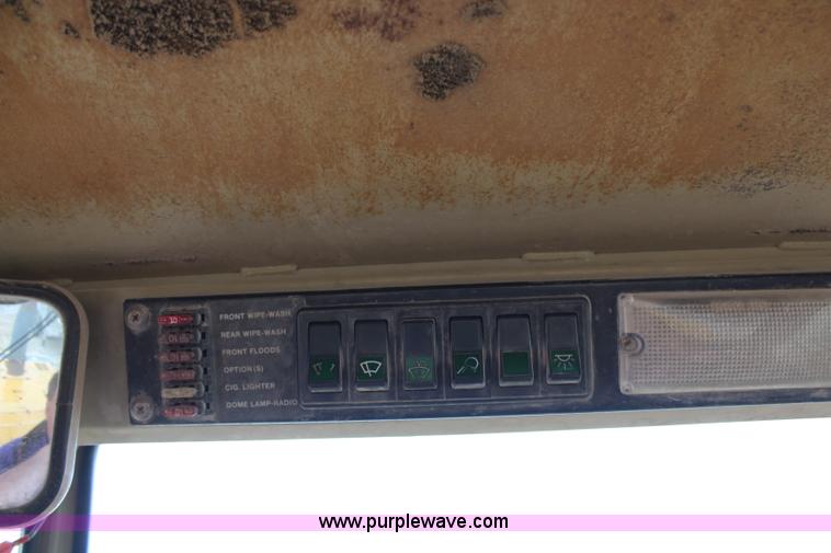 image for item H2714 1989 Komatsu WA450-1L wheel loader