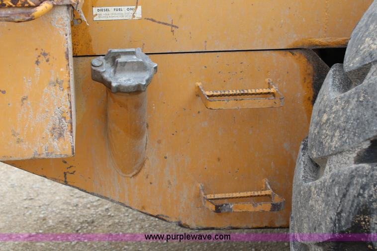 image for item H2714 1989 Komatsu WA450-1L wheel loader