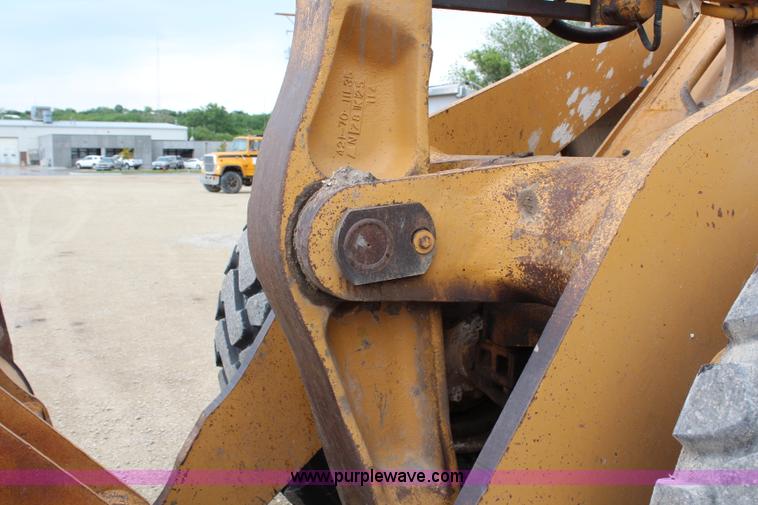 image for item H2714 1989 Komatsu WA450-1L wheel loader
