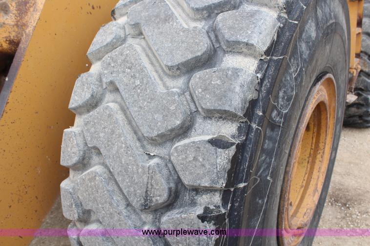 image for item H2714 1989 Komatsu WA450-1L wheel loader