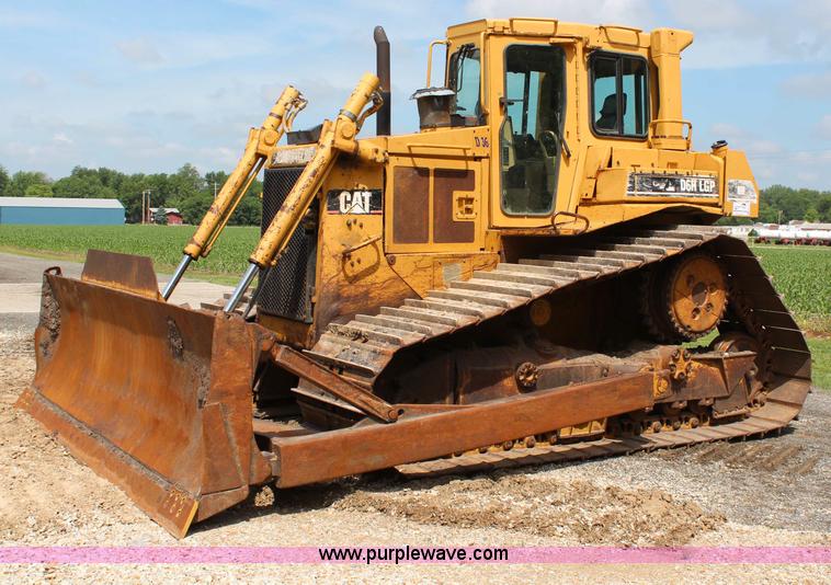image for item H2724 1994 Caterpillar D6H LGP Series II dozer