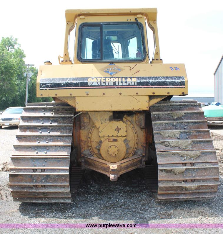 image for item H2724 1994 Caterpillar D6H LGP Series II dozer