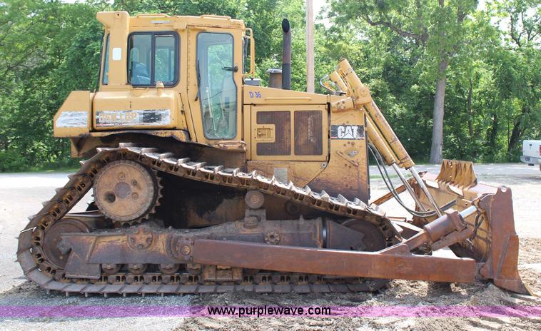 image for item H2724 1994 Caterpillar D6H LGP Series II dozer