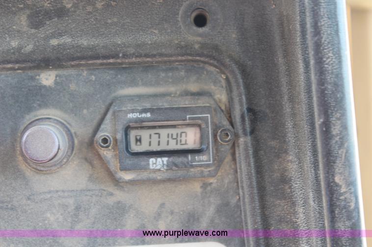 image for item H2724 1994 Caterpillar D6H LGP Series II dozer