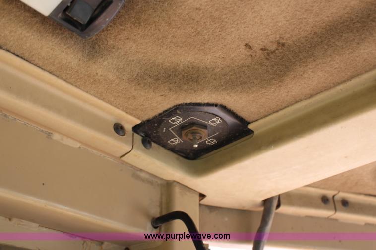 image for item H2724 1994 Caterpillar D6H LGP Series II dozer