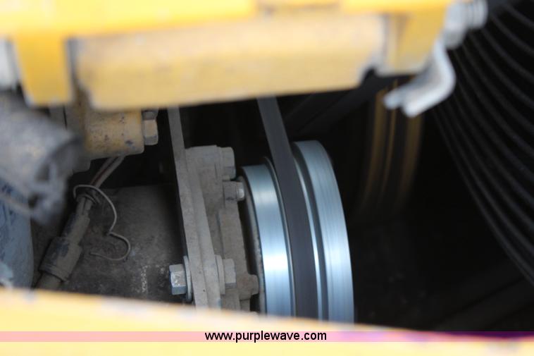 image for item H2724 1994 Caterpillar D6H LGP Series II dozer