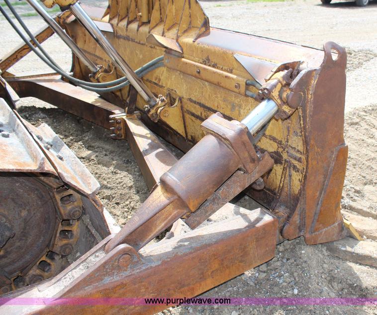 image for item H2724 1994 Caterpillar D6H LGP Series II dozer