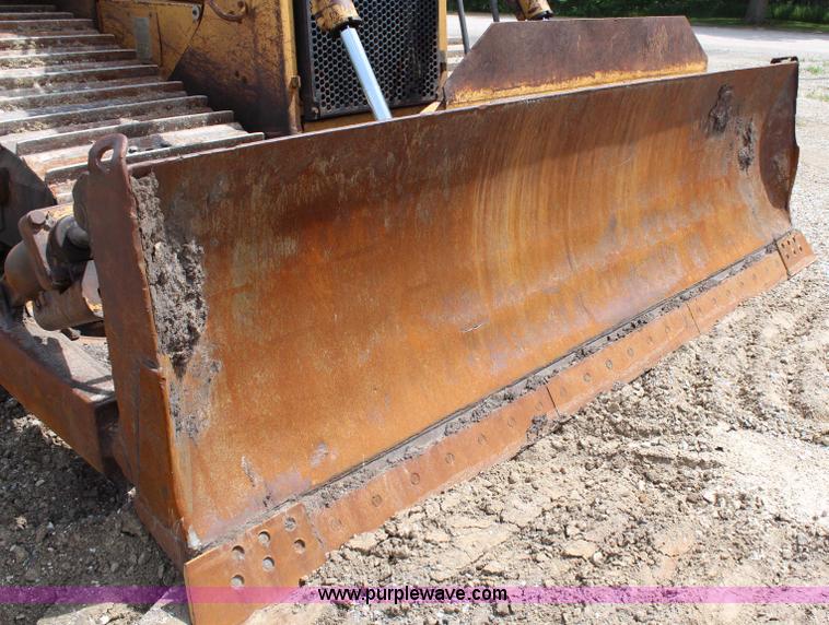 image for item H2724 1994 Caterpillar D6H LGP Series II dozer