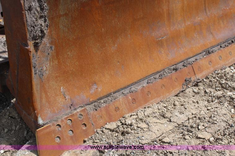 image for item H2724 1994 Caterpillar D6H LGP Series II dozer