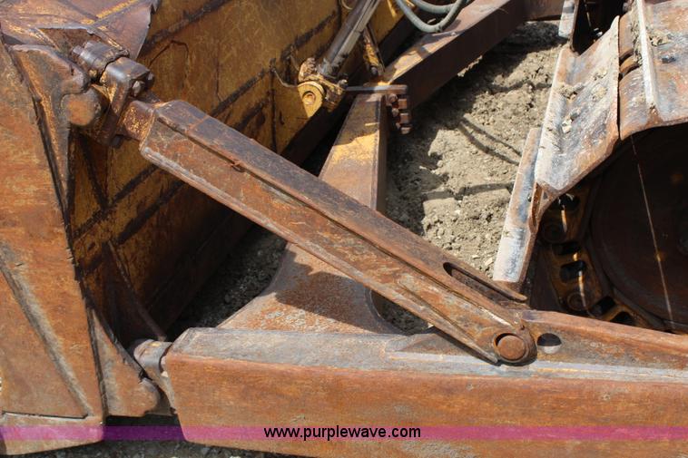 image for item H2724 1994 Caterpillar D6H LGP Series II dozer