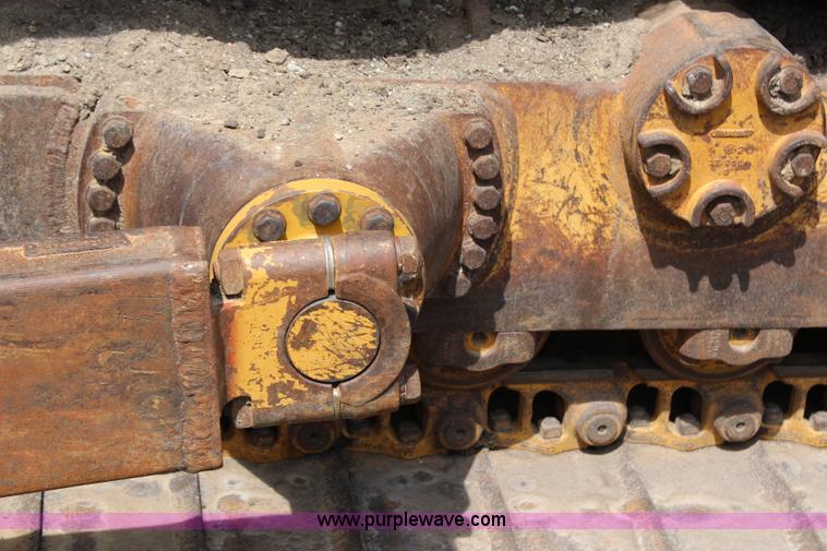 image for item H2724 1994 Caterpillar D6H LGP Series II dozer