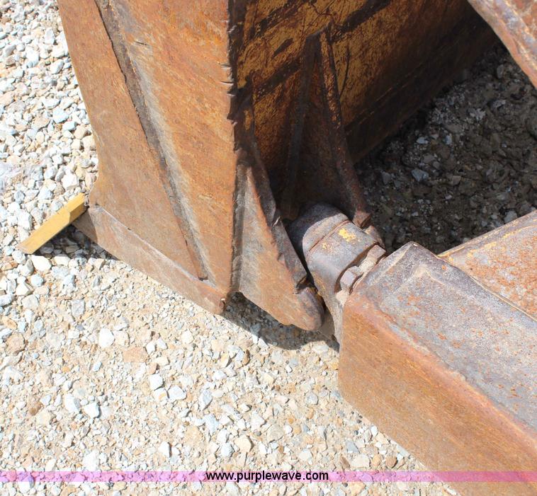 image for item H2724 1994 Caterpillar D6H LGP Series II dozer