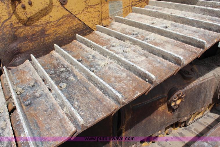 image for item H2724 1994 Caterpillar D6H LGP Series II dozer