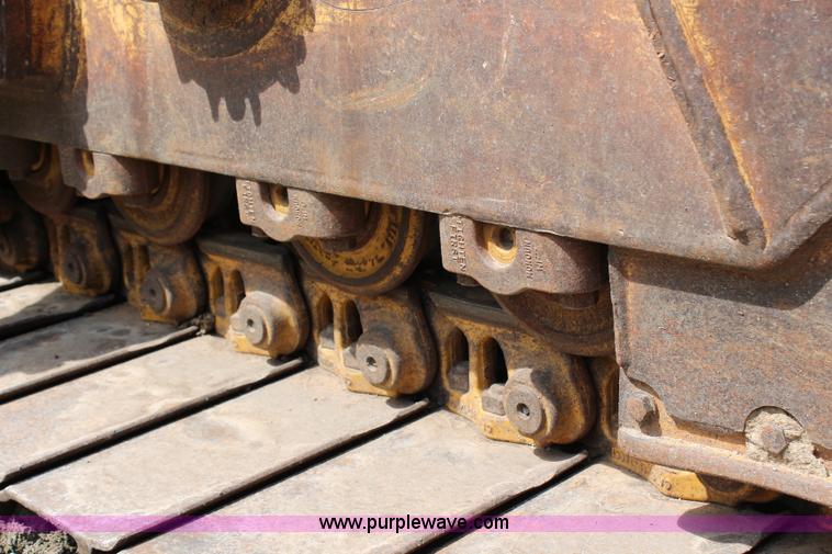 image for item H2724 1994 Caterpillar D6H LGP Series II dozer