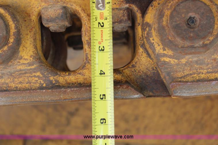 image for item H2724 1994 Caterpillar D6H LGP Series II dozer