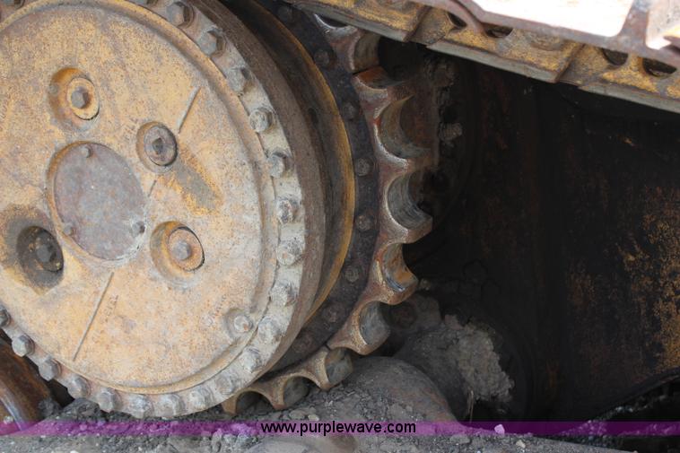 image for item H2724 1994 Caterpillar D6H LGP Series II dozer