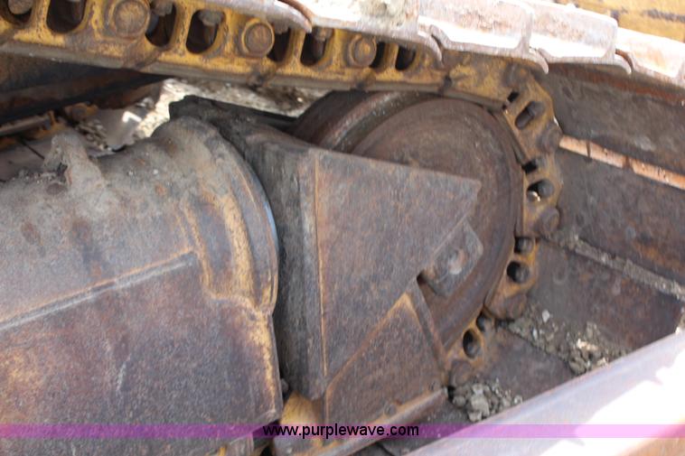 image for item H2724 1994 Caterpillar D6H LGP Series II dozer