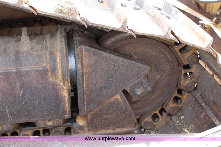 image for item H2724 1994 Caterpillar D6H LGP Series II dozer