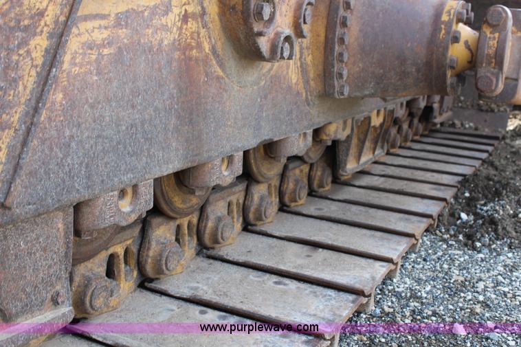 image for item H2724 1994 Caterpillar D6H LGP Series II dozer