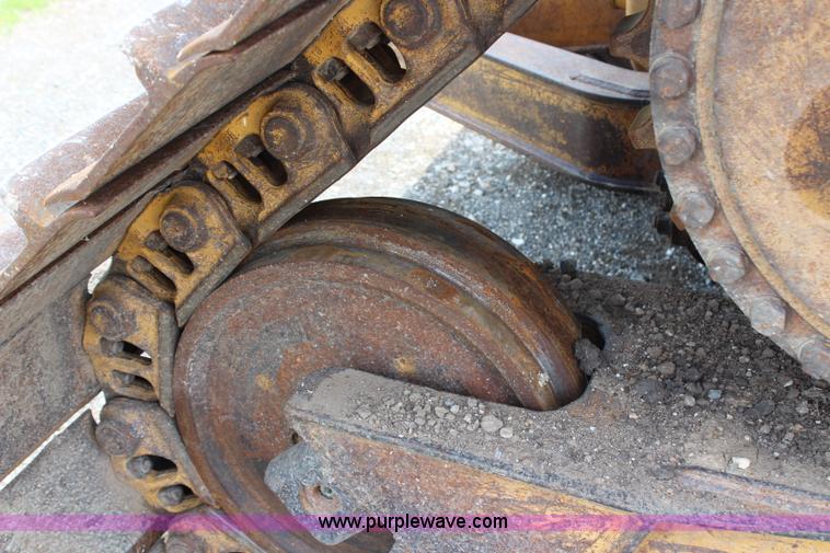 image for item H2724 1994 Caterpillar D6H LGP Series II dozer