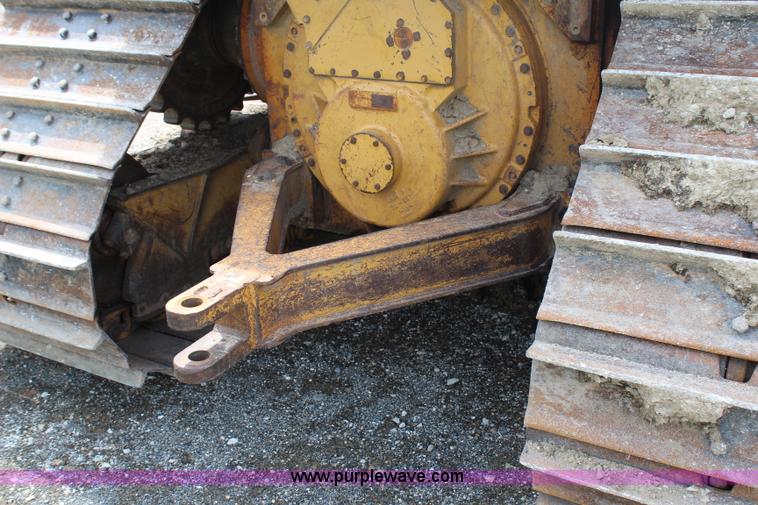 image for item H2724 1994 Caterpillar D6H LGP Series II dozer