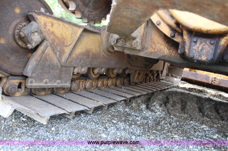image for item H2724 1994 Caterpillar D6H LGP Series II dozer
