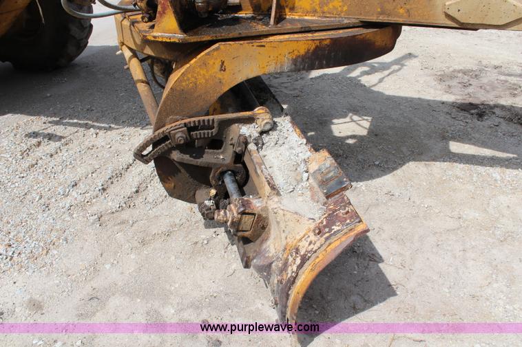 image for item H2725 1976 Caterpillar 140G articulated motor grader